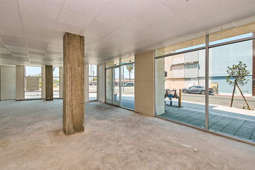 More Photos Of 1598 Long Beach Blvd, Long Beach Storefront Retail Office For Sale