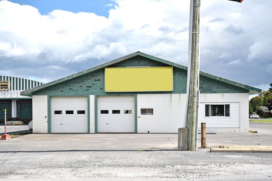 More Photos Of 115 Balmoral Av, Cornwall Service For Lease