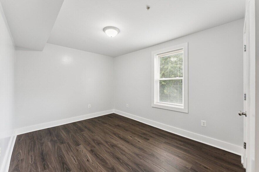 More Photos Of 2822 28th St SE, Washington Apartments For Sale