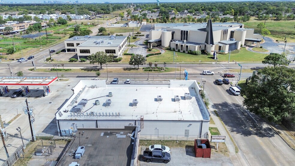 More Photos Of 10610 Fondren Rd, Houston General Retail For Lease