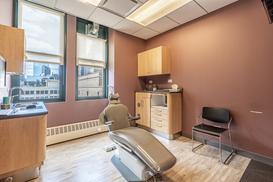 More Photos Of 111 N Wabash Ave, Chicago Medical For Sale