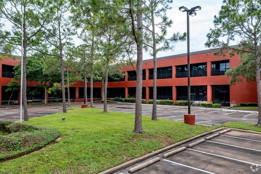 Primary Photo Of 600 Gemini St, Houston Office For Sale