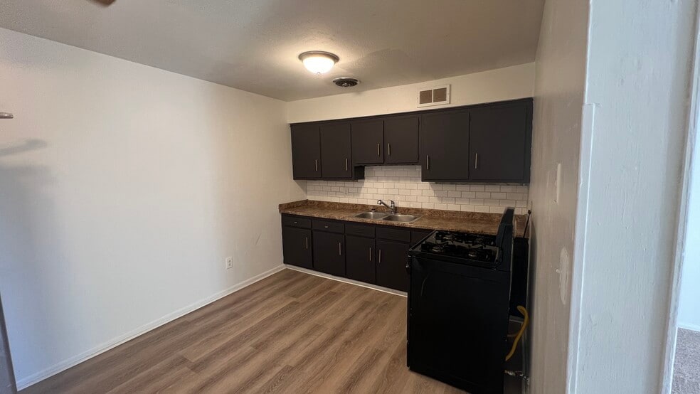 More Photos Of 200-204 Solon Rd, Bedford Apartments For Sale