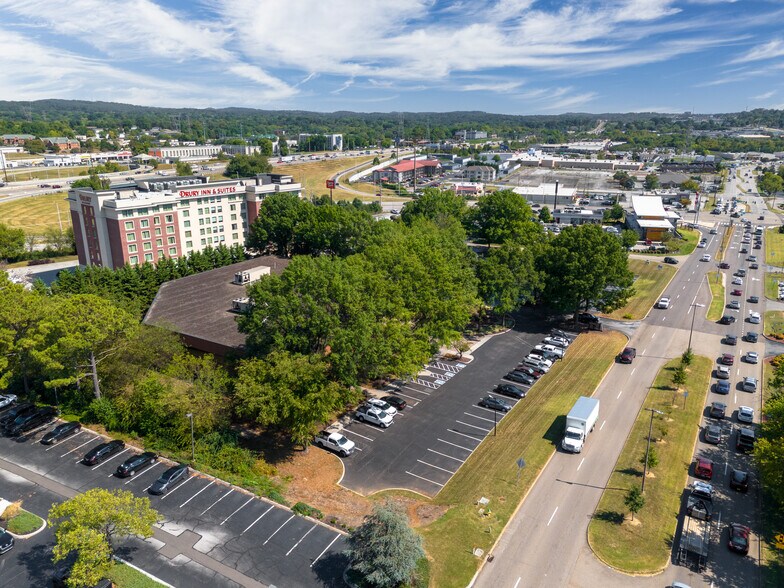 More Photos Of 308 N Peters Rd, Knoxville Office For Lease