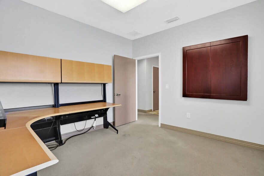 More Photos Of 6277 Dupont Station Ct, Jacksonville Medical For Lease