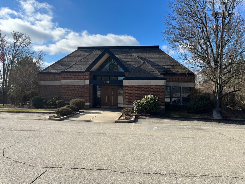 Primary Photo Of 2311 Bethel Church Rd, Bethel Park Medical For Lease