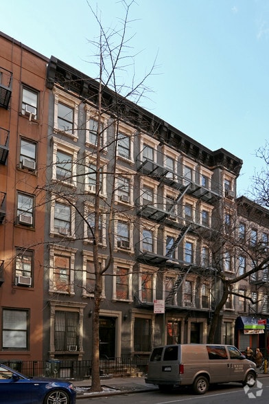 More Photos Of 348-358 W 47th St, New York Apartments For Lease