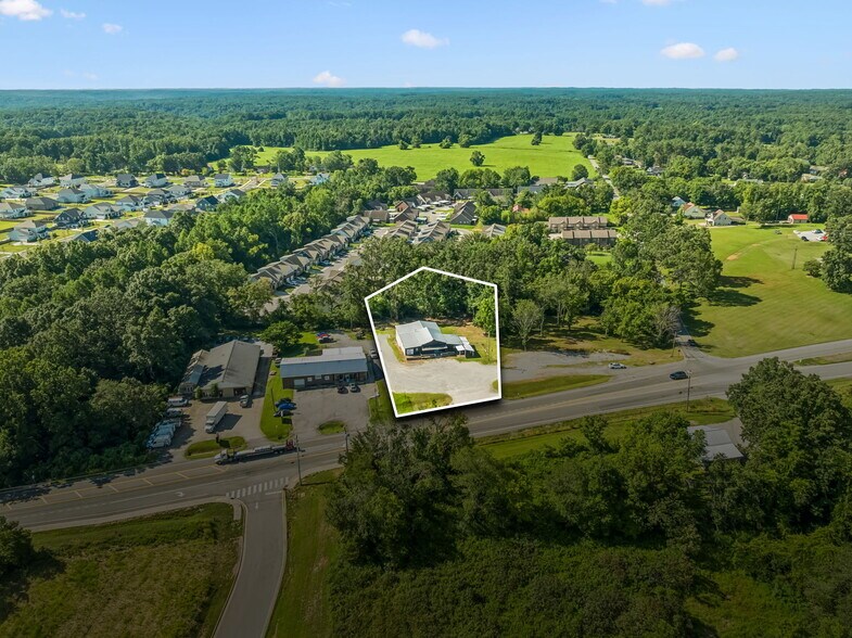 More Photos Of 1861 Fairview Blvd, Fairview Flex For Lease