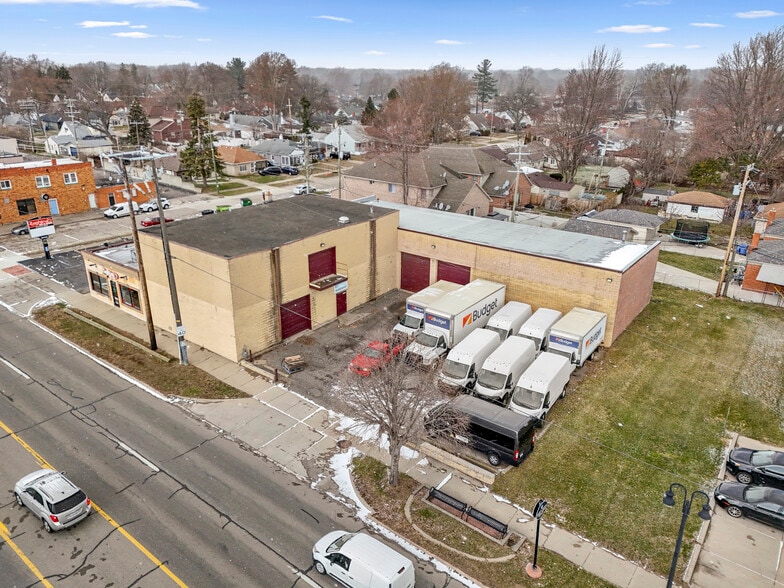 More Photos Of 24134 W Warren St, Dearborn Heights Freestanding For Sale