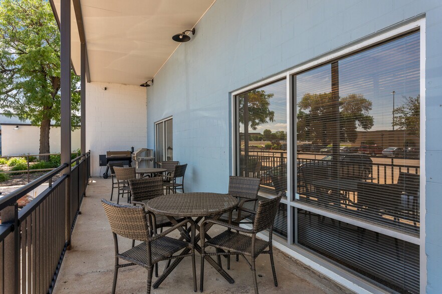 More Photos Of 4950 W 78th St, Bloomington Warehouse For Sale