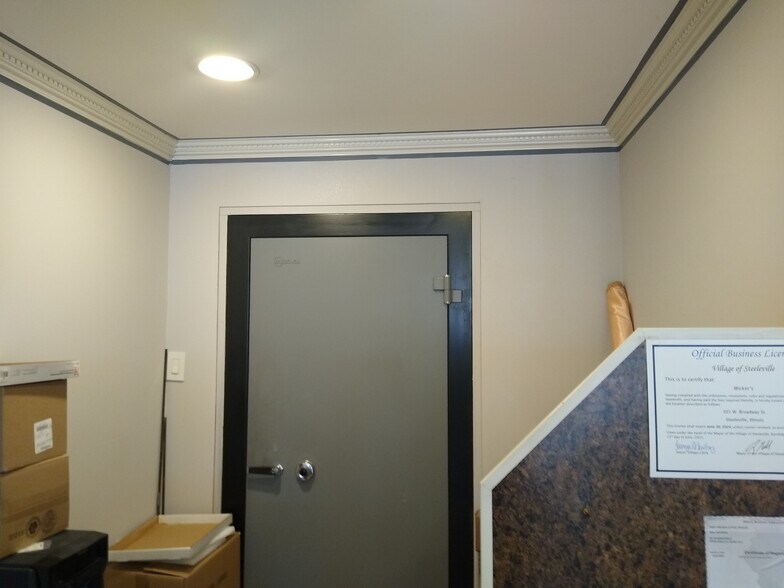 More Photos Of 301 W Broadway, Steeleville Freestanding For Sale