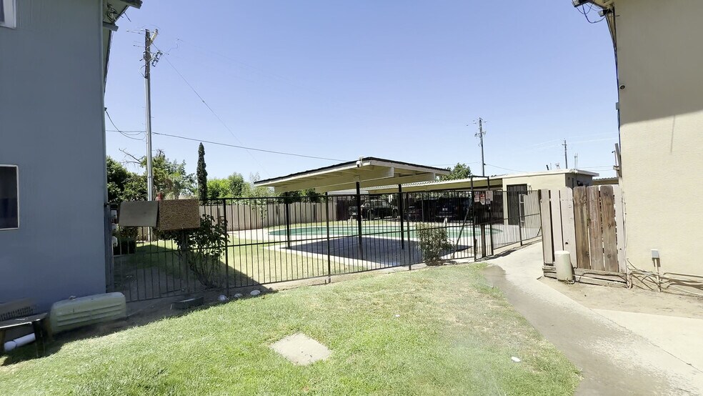More Photos Of 475 N Manila Ave, Fresno Apartments For Sale