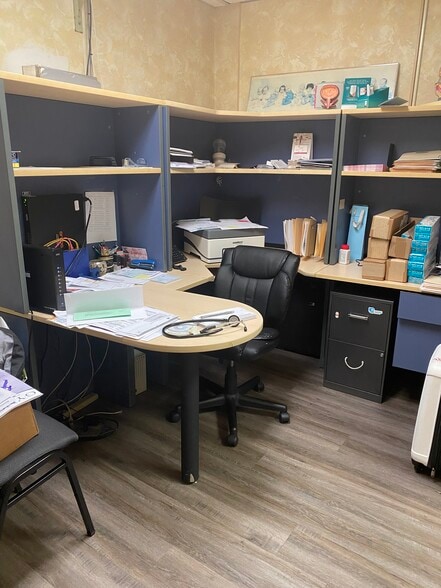 More Photos Of 566 Nye Ave, Irvington Medical For Sale