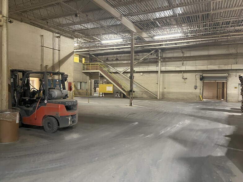 More Photos Of 206 Laurel Ave, Grover Industrial For Sale