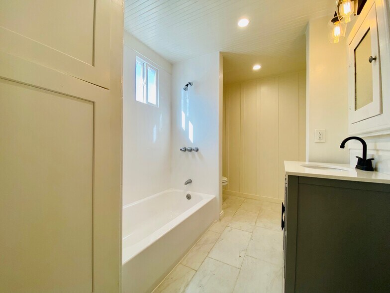 More Photos Of 10603-10609 Palms Blvd, Los Angeles Apartments For Sale
