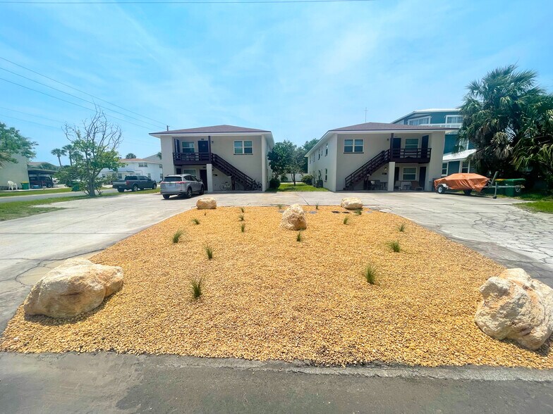 More Photos Of 408 13th Ave N, Jacksonville Beach Multifamily For Sale