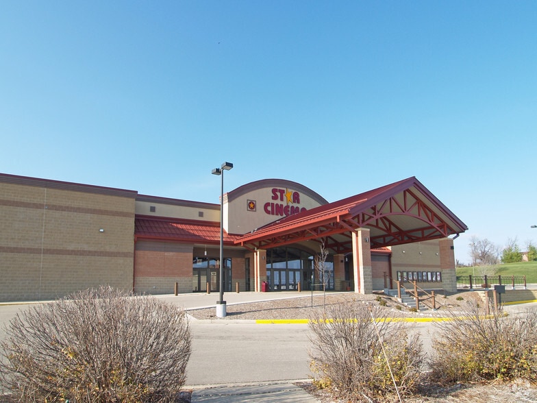 More Photos Of 420 Village Walk Ln, Johnson Creek Movie Theatre For Lease