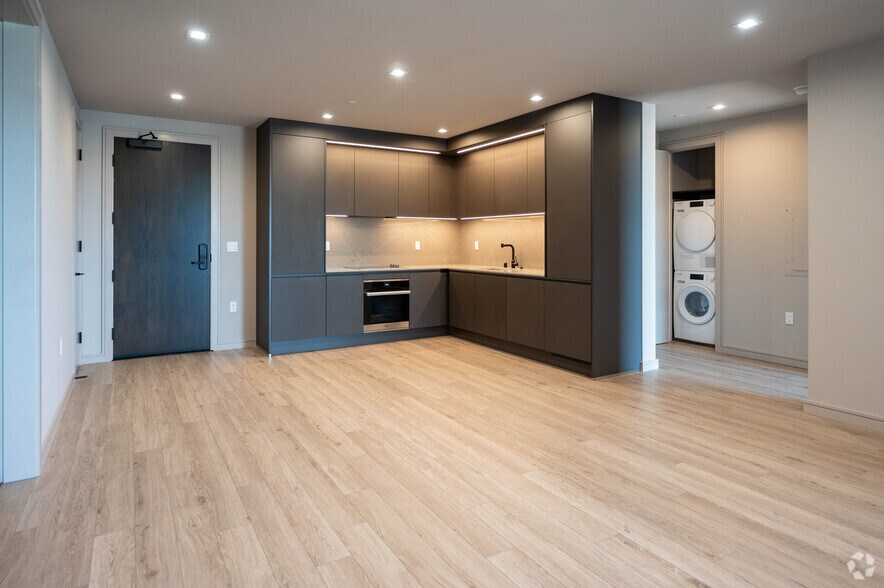 More Photos Of 793 S Van Ness Ave, San Francisco Apartments For Lease