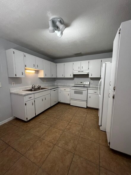 More Photos Of 950 Beltrees St, Dunedin Apartments For Sale