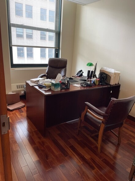 More Photos Of 50 E Washington St, Chicago Office For Sale