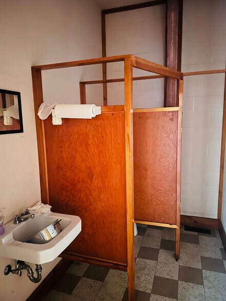 More Photos Of 8620 Wornall, Kansas City Religious Facility For Sale