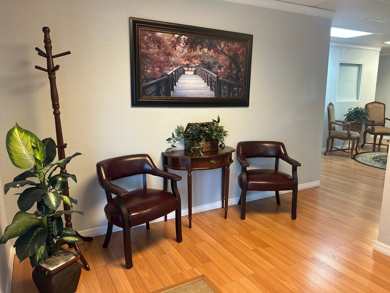 More Photos Of 4707 W Gandy Blvd, Tampa Storefront Retail Office For Lease