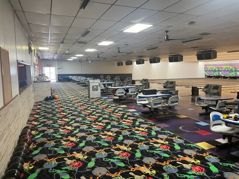 More Photos Of 1137 Sweitzer St, Greenville Bowling Alley For Sale