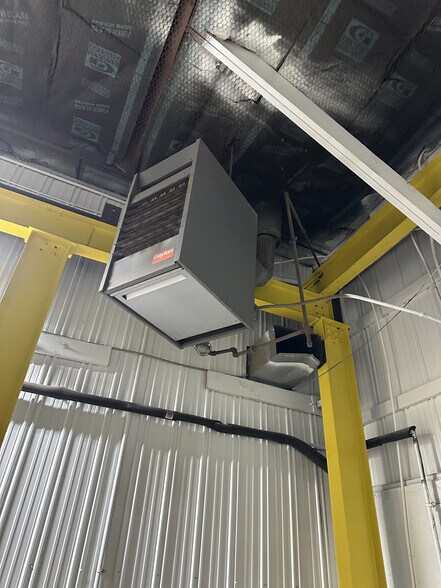 More Photos Of 1801 Dutch Ln, Jeffersonville Warehouse For Lease