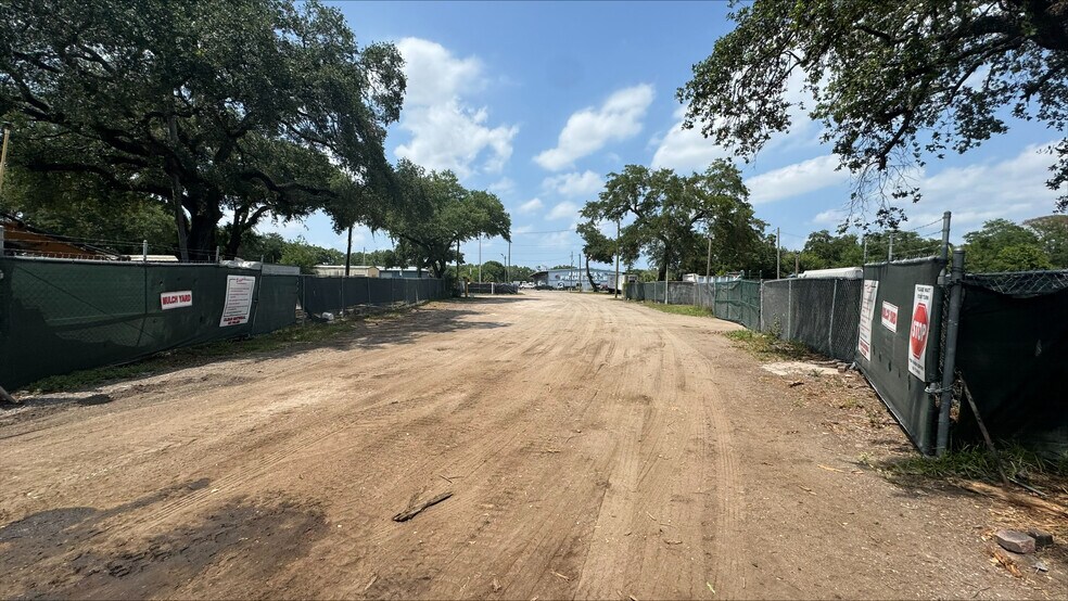 More Photos Of 5515 Causeway Blvd, Tampa Land For Lease