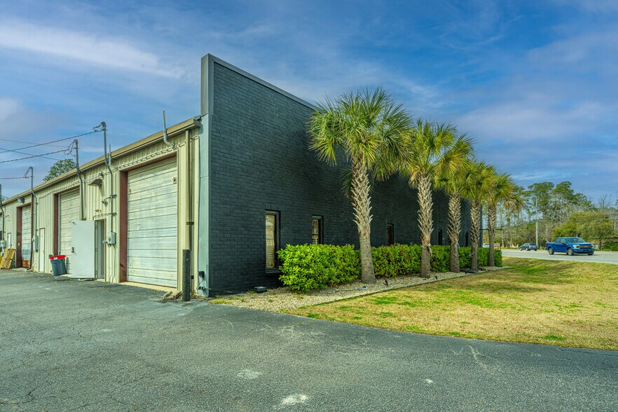 More Photos Of 622 Old Trolley Rd, Summerville Storefront For Sale