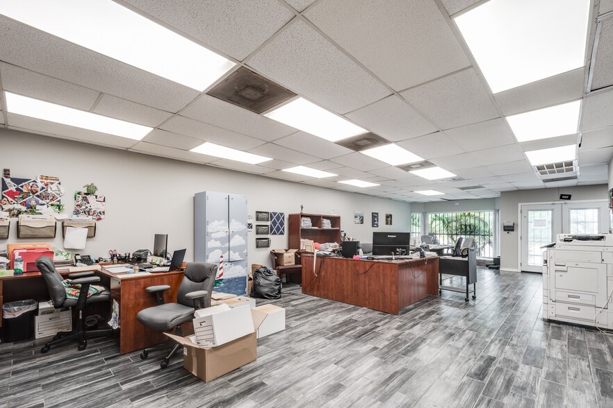 More Photos Of 17717 Highway 59 N, Humble Auto Repair For Sale