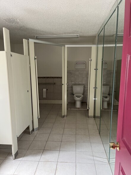More Photos Of 8225 Main St, Los Angeles Religious Facility For Lease
