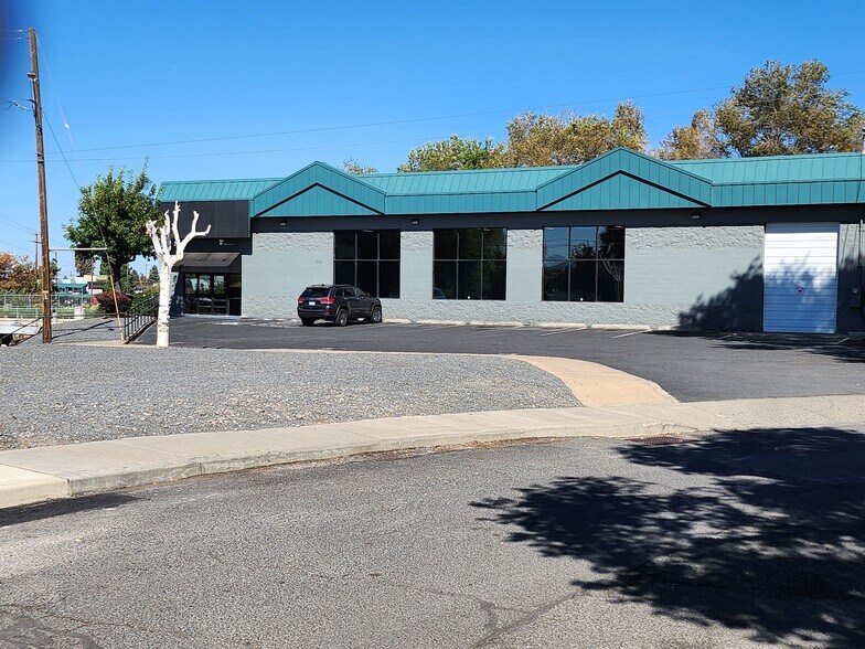 Primary Photo Of 310 SE Railroad St, Bend Storefront Retail Residential For Lease