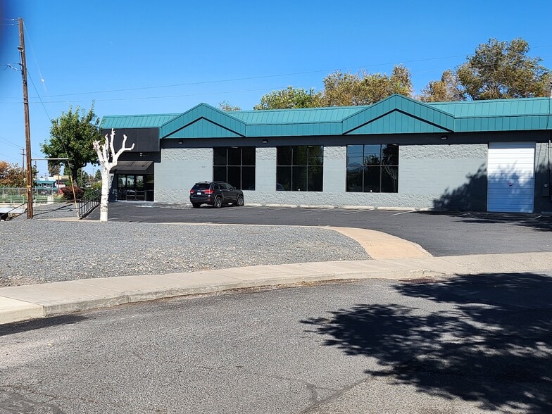 More Photos Of 310 SE Railroad St, Bend Storefront Retail Residential For Lease