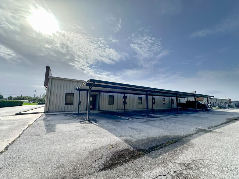 More Photos Of 2115 Harden Blvd, Lakeland Medical For Lease