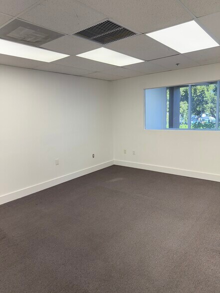 More Photos Of 10458 NW 31st Ter, Doral Light Manufacturing For Lease