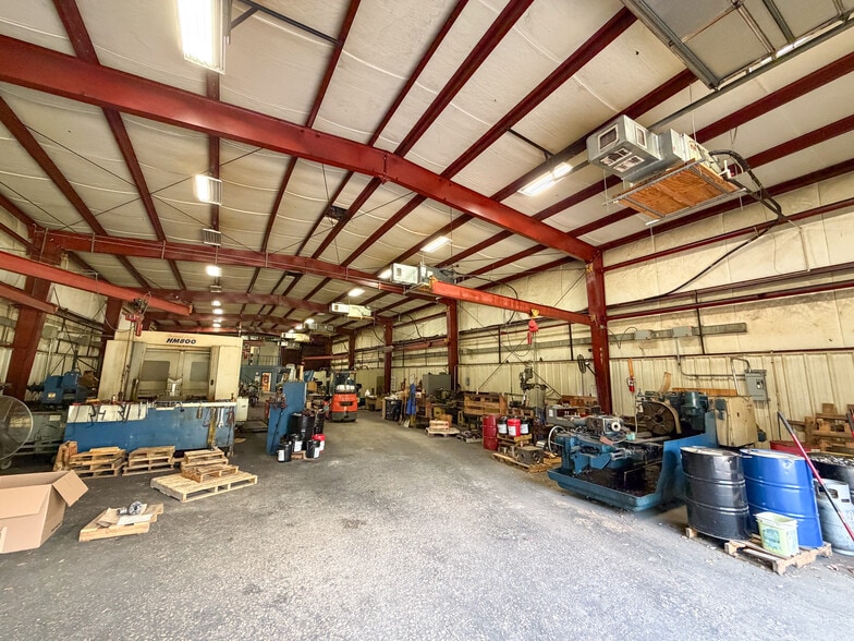 More Photos Of 4421 Theiss Rd, Humble Warehouse For Sale