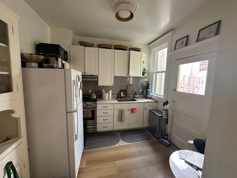 More Photos Of 1451 Larkin St, San Francisco Apartments For Sale