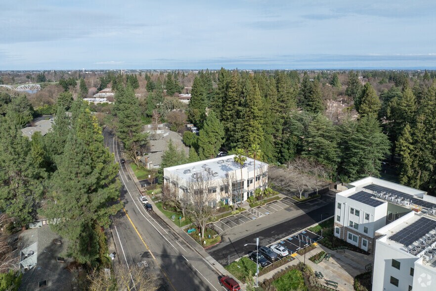More Photos Of 900 University Ave, Sacramento Office For Lease