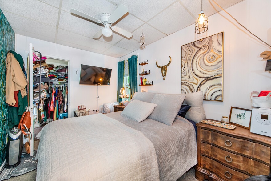 More Photos Of 439 Broad St, Bloomfield Restaurant For Sale