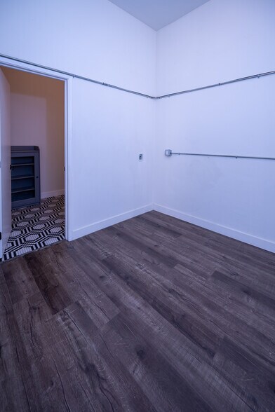 More Photos Of 901-907 S Hill St, Los Angeles Storefront For Lease