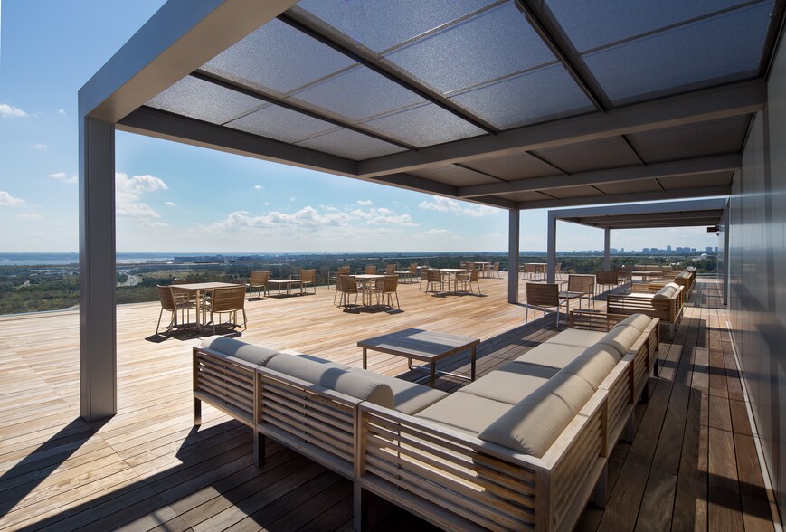 More Photos Of 1300 N 17th St, Arlington Office For Lease