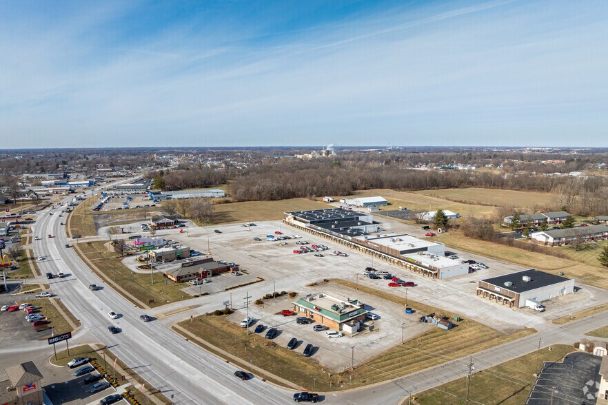 More Photos Of 1624-1644 E State Road 44, Shelbyville Unknown For Lease