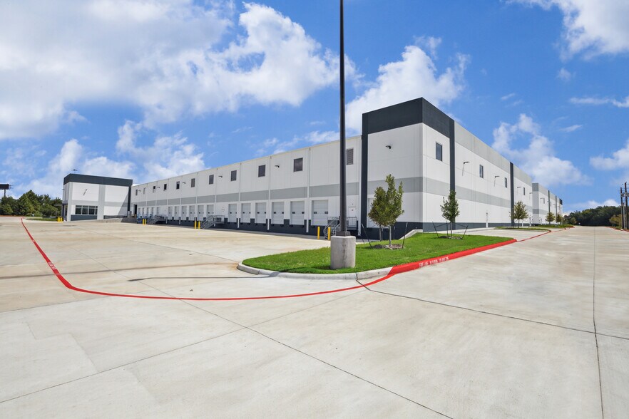 More Photos Of 13415 Conklin Ln, Houston Warehouse For Lease