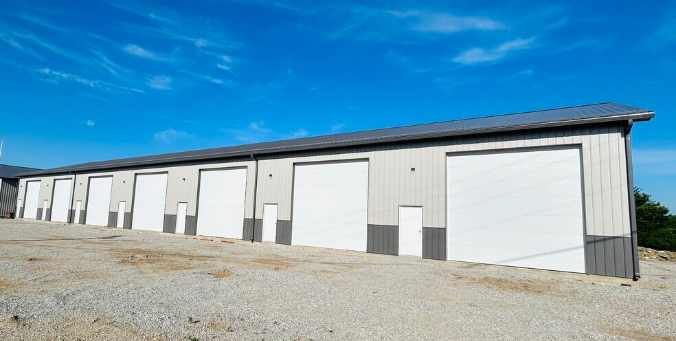 More Photos Of 4820 S Limit Ave, Sedalia Flex For Lease