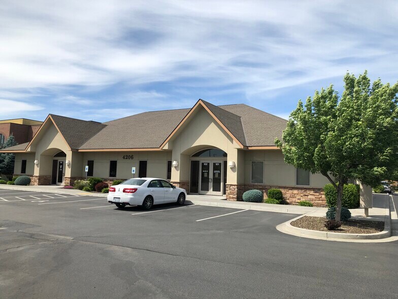 More Photos Of 4206 W 24th Ave, Kennewick Loft Creative Space For Sale