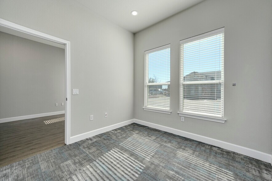 More Photos Of 1101 Satellite Vw, Round Rock Medical For Lease
