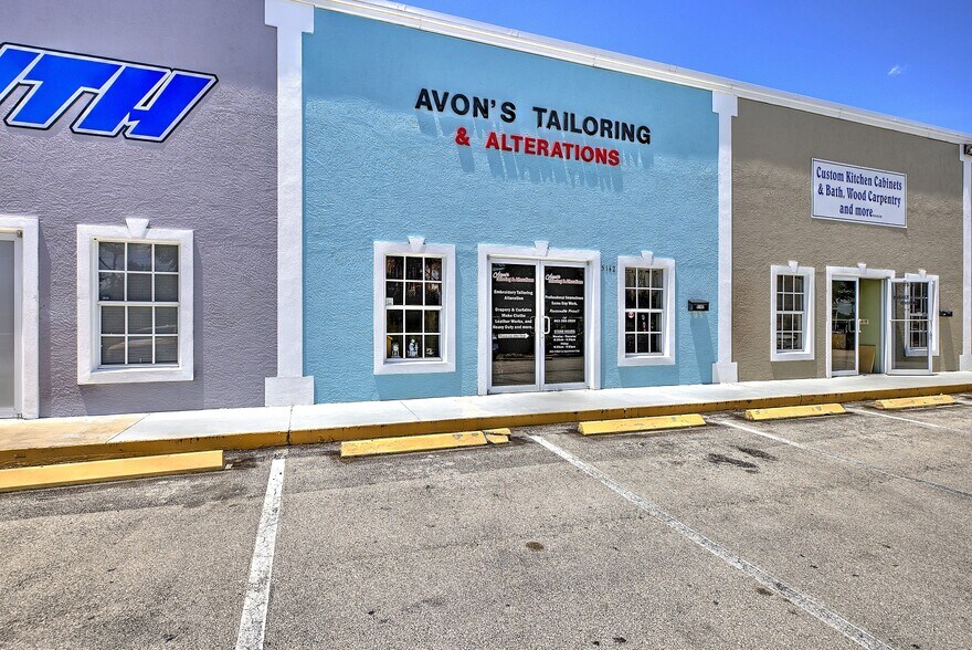 More Photos Of 5142 Schumacher Rd, Sebring General Retail For Sale