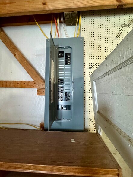 More Photos Of 20884 Pike 307, Bowling Green General Retail For Sale