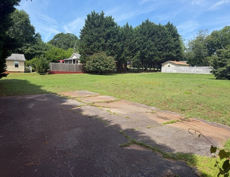 More Photos Of 1204 E Main St, Duncan Office For Sale
